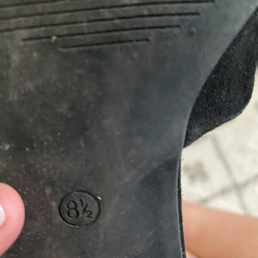 Lulu’s black pointed toe slip on shoes - Picture 6 of 6